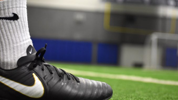 action-athlete-cleats-774321